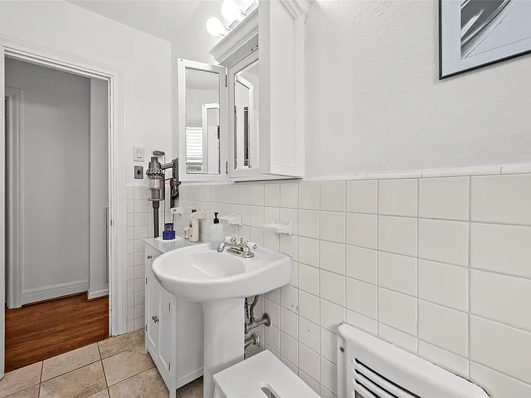 2311 Addison Rd — Photo 12
