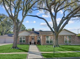 1135 Trowbridge Dr, Houston, TX 77062