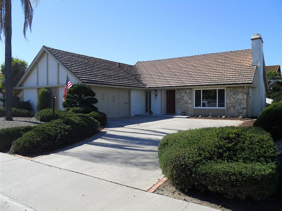1st image of 16682 Bernardo Oaks Dr
