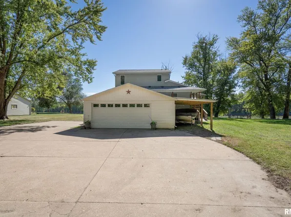 828 North Ave, Milan, IL 61264