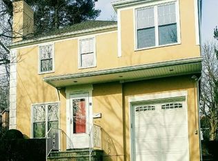 21 Keogh Ln, New Rochelle, NY 10805
