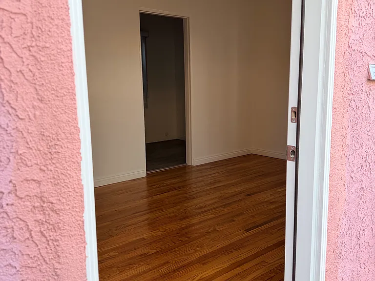 Sunset Park Apartments — Photo 27