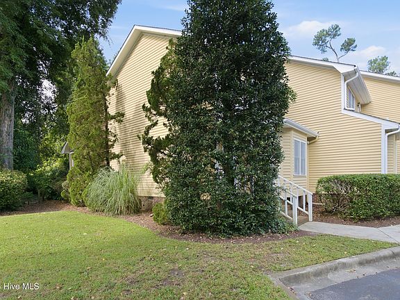 2nd image of 1800 Eastwood Road Apt 253