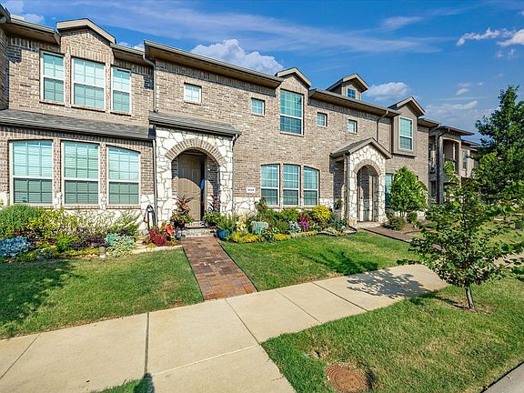 3rd image of 3049 Solana Cir
