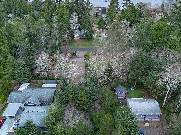 4th image of 682 Copalis Avenue NE