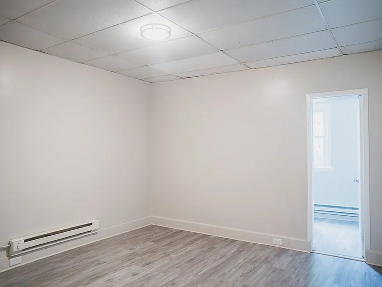 425 W Gordon St — Photo 7