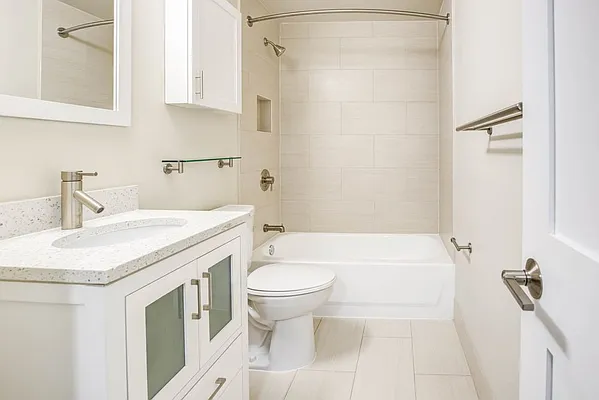 Rented by Mirador Real Estate | media 12