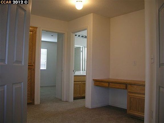 5th image of 11 Fawn Glen Ct