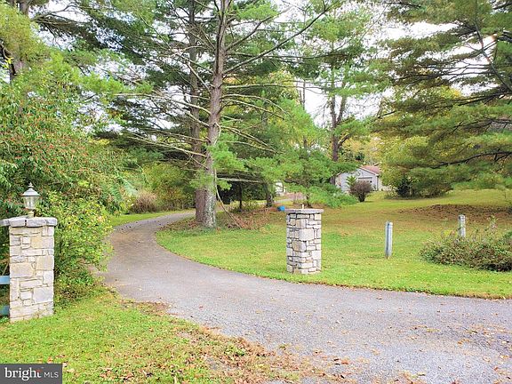 2nd image of 180 Mill Ln