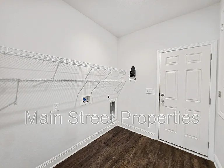 8108 Silver Maple Dr — Photo 28
