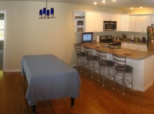 8 Paradise Ln, White Heath, IL 61884