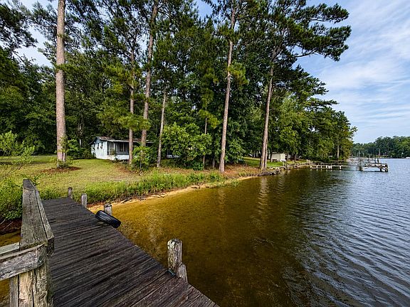 5th image of 1932 Stukes Rd