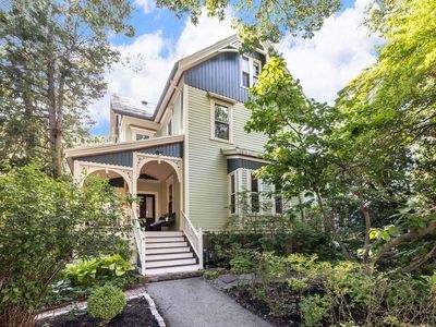 31 Wesley St, Newton, MA, 02458