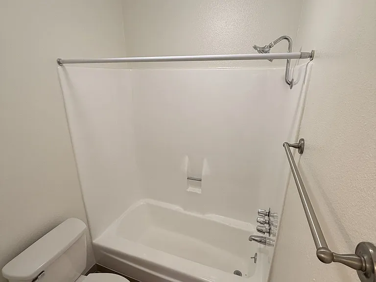Concord Square Apartments — Photo 35
