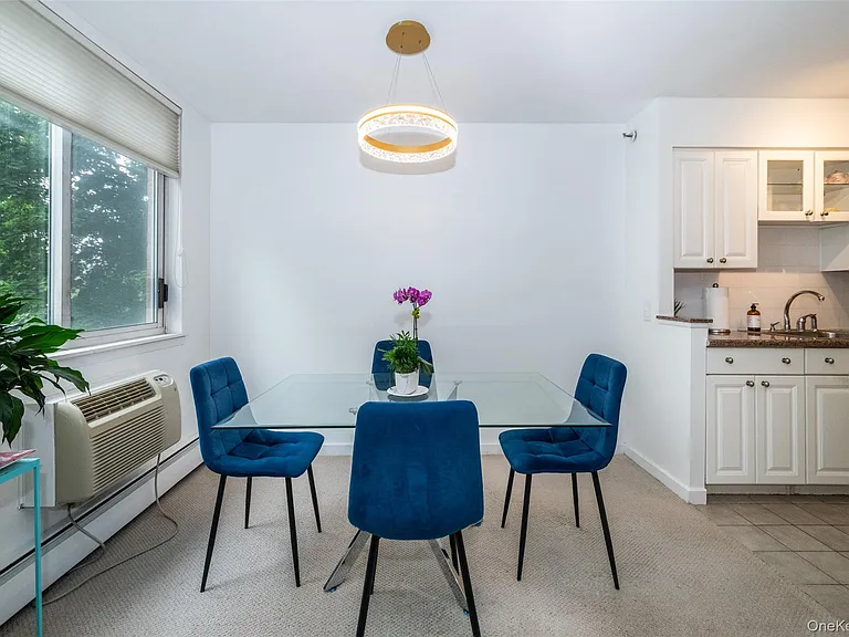 14 Nosband Ave #2H — Photo 11