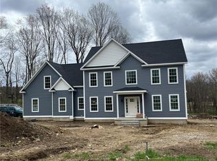 27 Rustle Meadow Ln, Canton, CT 06019