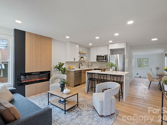 2nd image of 1004 Druid Cir