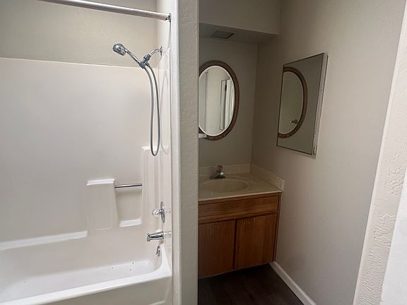 5th image of 150 Sugarloaf St #1-2-3