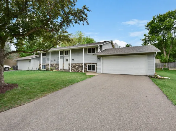 7315 Stewart Dr, Eden Prairie, MN 55346