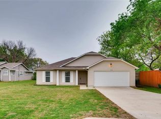 633 Lamp Post Ln, Oak Point, TX 75068