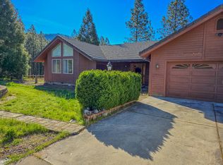 2363 Jaynes Dr, Grants Pass, OR 97527