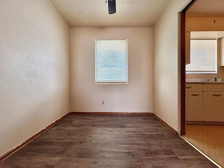 2530 Pleasant St — Photo 4