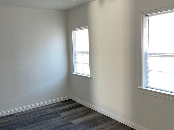 4th image of 1822 Seigneur Ave Unit A