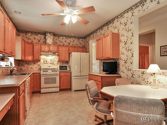 Kitchen / Breakfast Room