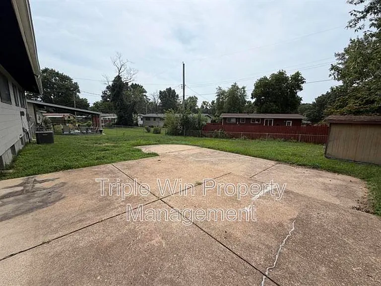 10319 Varnum Dr — Photo 5