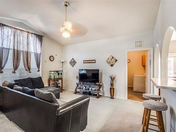 4th image of 617 Villa Romero Dr