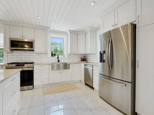 123 John St, Kawartha Lakes, ON K0M 2M0