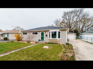 612 N Lincoln Ave, Villa Park, IL 60181