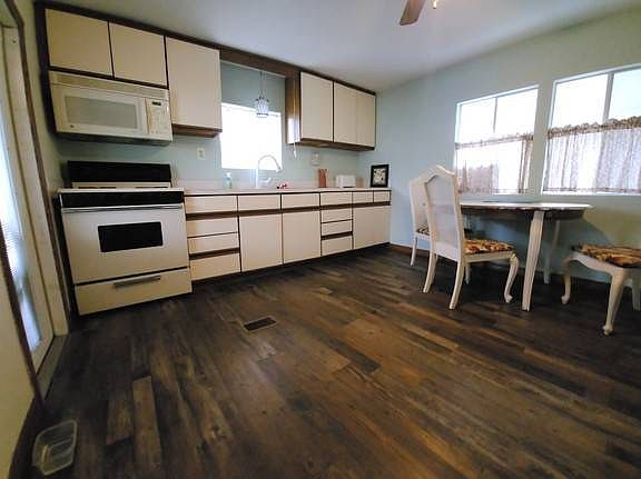 2nd image of 37 Fleetwood Ave