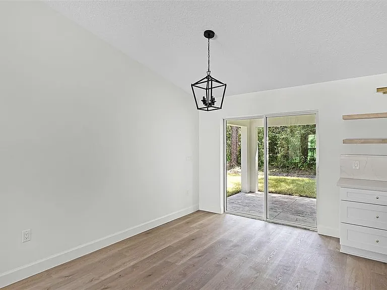 320 Kenora Dr — Photo 7