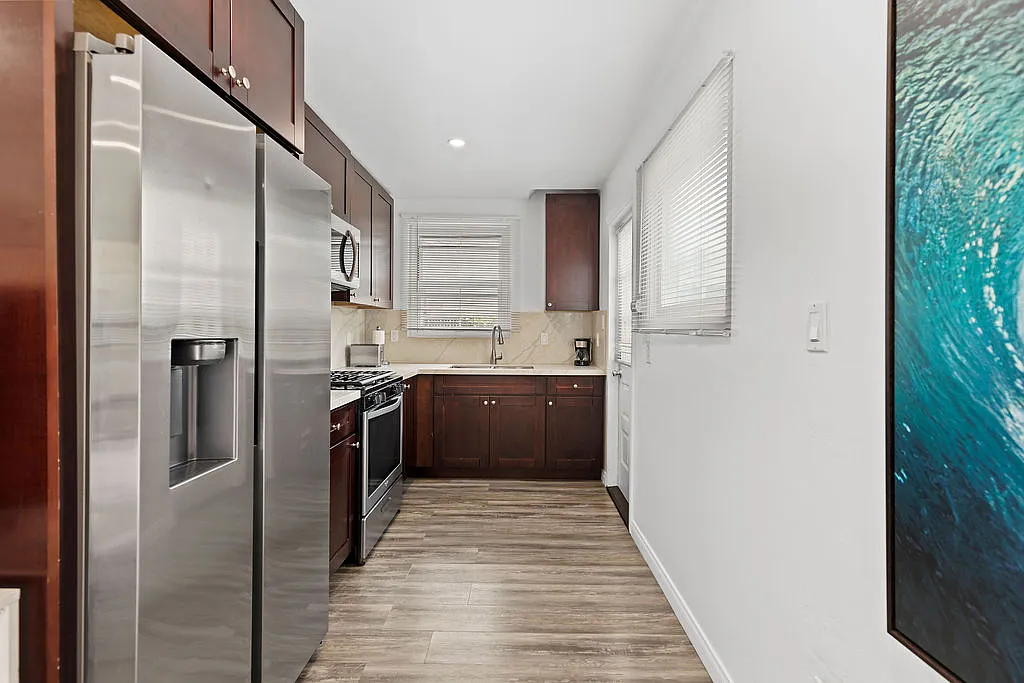 Studio, 375 sqft, $2,200 — Photo 2