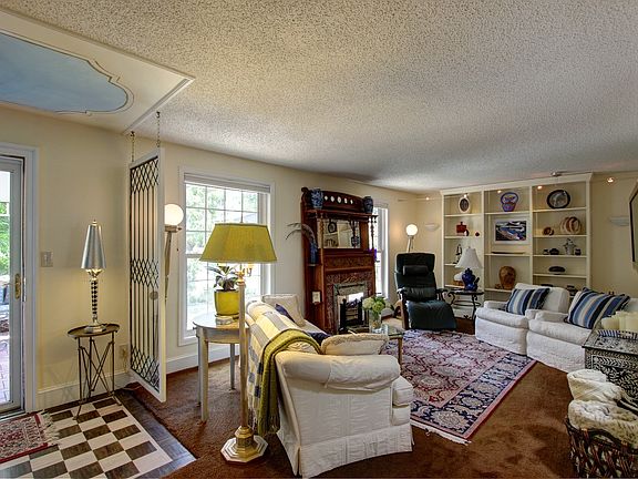 4th image of 8837 W Woodard Dr