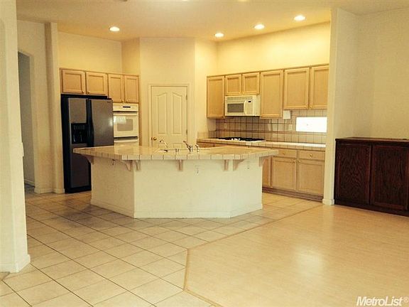 4th image of 3134 Harbour Shore Ln