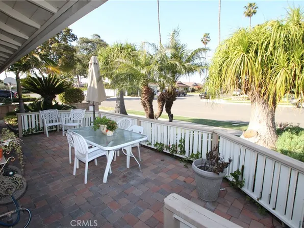 1067 Cheyenne St, Costa Mesa, CA 92626