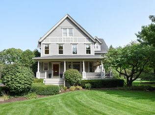 300 N Delaplaine Rd, Riverside, IL 60546