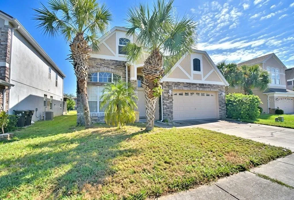 5 bed, 3.5 bath, 2709 sqft, $2,900 — Photo 1