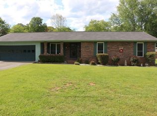 1211 Ridgeway Cir, Athens, TN 37303