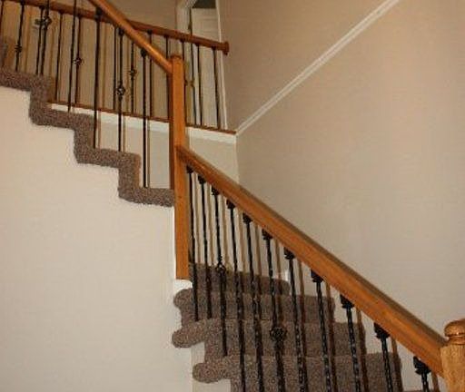 4th image of 402 Mosby Cir