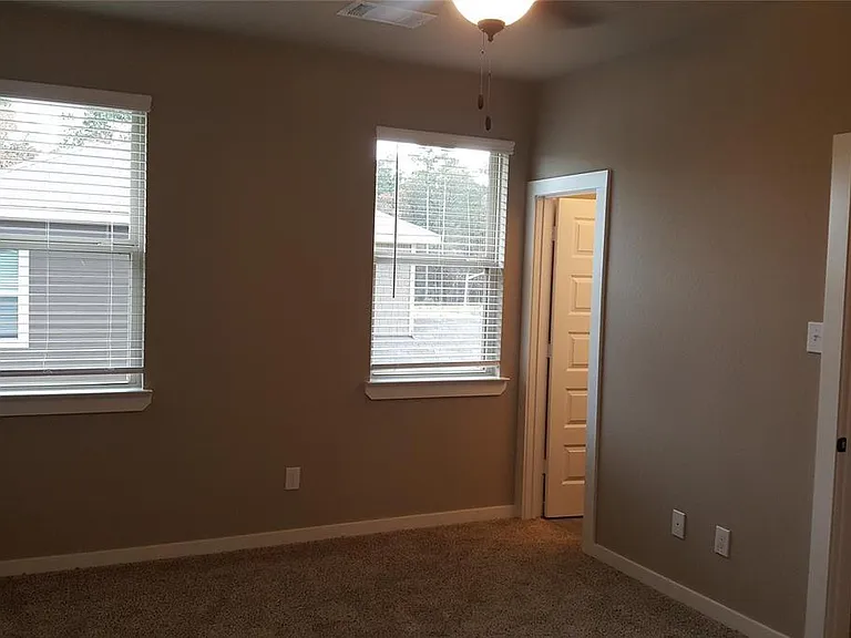 162 Parkgate #A — Photo 11