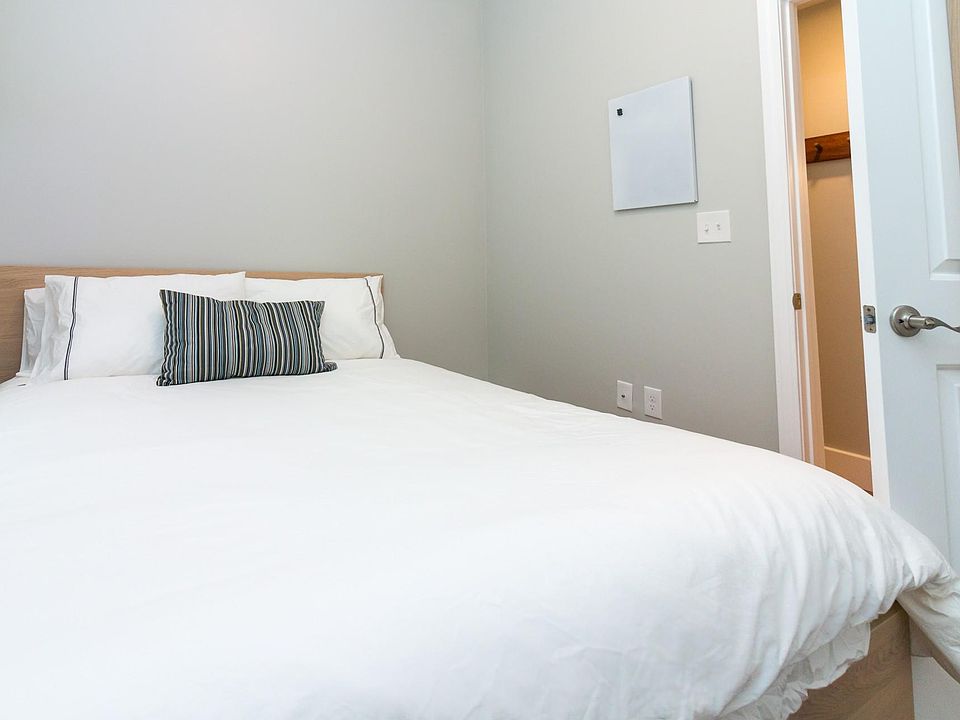 1st image of 153 Trenton St #2