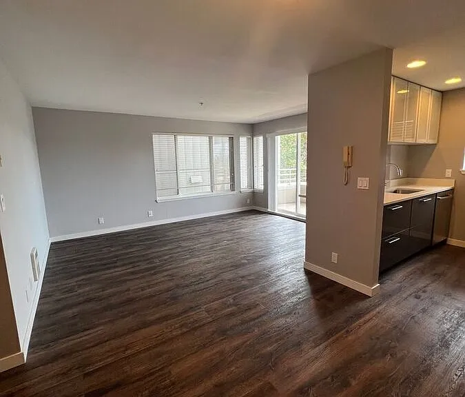 4524 44th Ave SW #201 — Photo 6