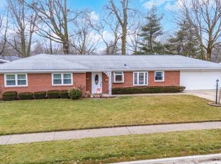 305 Granada Rd, Bloomington, IL 61701