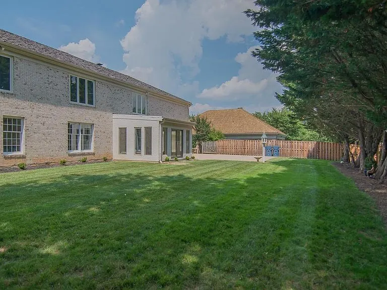 6306 Dunaway Ct — Photo 4