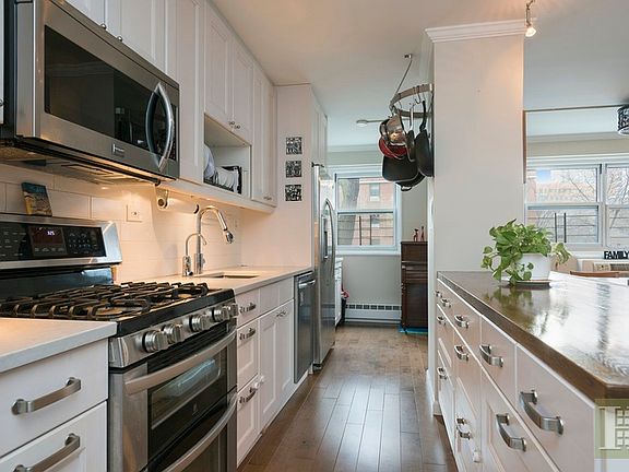 2nd image of 191 Willoughby St APT 4-A