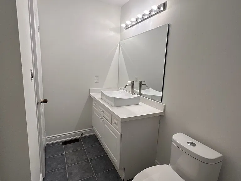 3895 Henrietta Way #MAIN — Photo 38