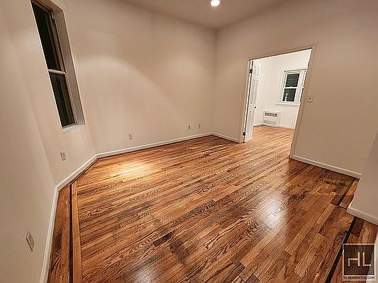 2nd image of 27-12 Crescent St #2